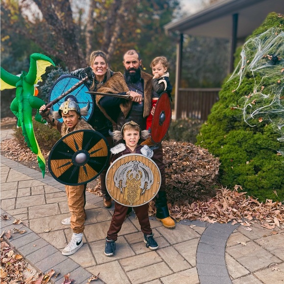 Vikings Family 4 costumes Ragnar & Lagertha Halloween - Picture 1 of 8